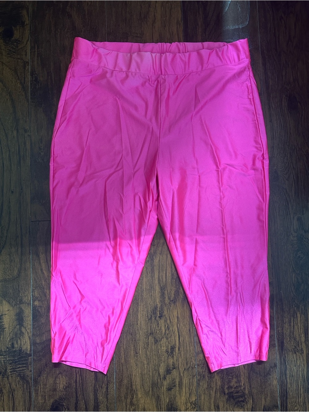 torrid Neon Pink Stretch Cropped Capris - Picture 5 of 5